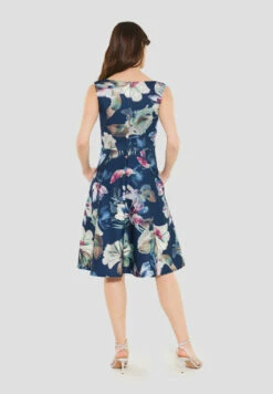 SWING Cocktailkleid Aus Scuba Mit Blumendruck 10 SWING Cocktailkleid Aus Scuba Mit Blumendruck -Dodenhof Shop 82e3b367f23d241ce7931307920aa3e039ab8529 7200883090 3001 05