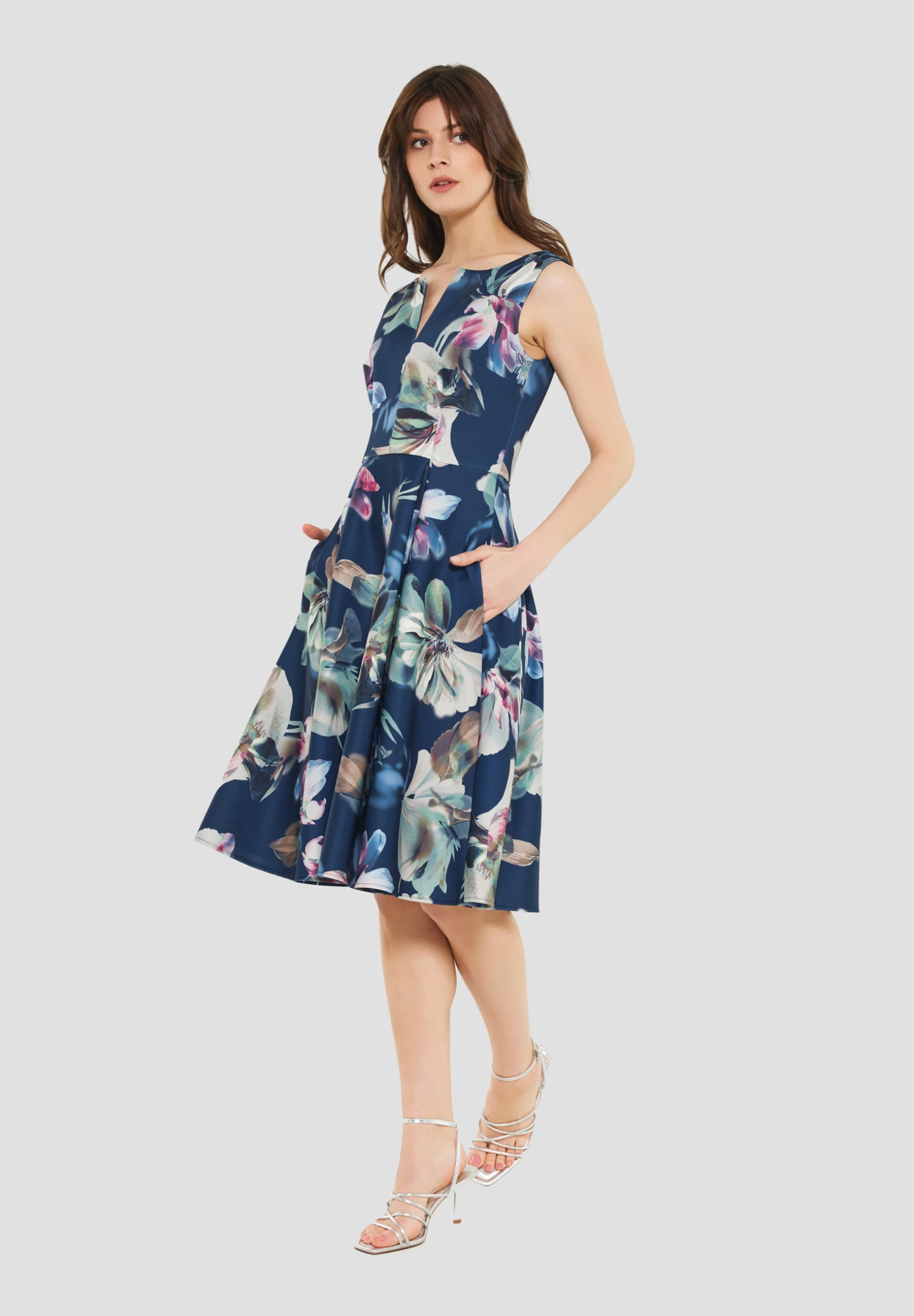 SWING Cocktailkleid Aus Scuba Mit Blumendruck 4 SWING Cocktailkleid Aus Scuba Mit Blumendruck – Bild 4