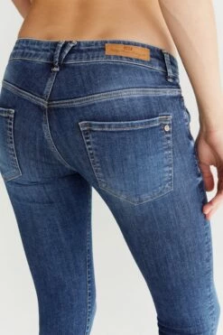 Jeans "Allissa" -Dodenhof Shop dd501ac729cce37ee5607276021135332fe4df14 7200803790 SAPPHIREBLUE 05